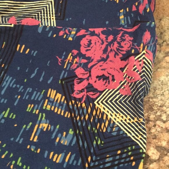 TC NWOT LuLaRoe Leggings DD41 4399 - Picture 2 of 3